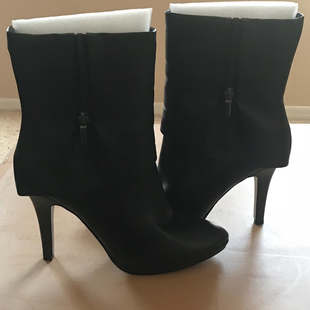 Boots - Picture 3 of 4